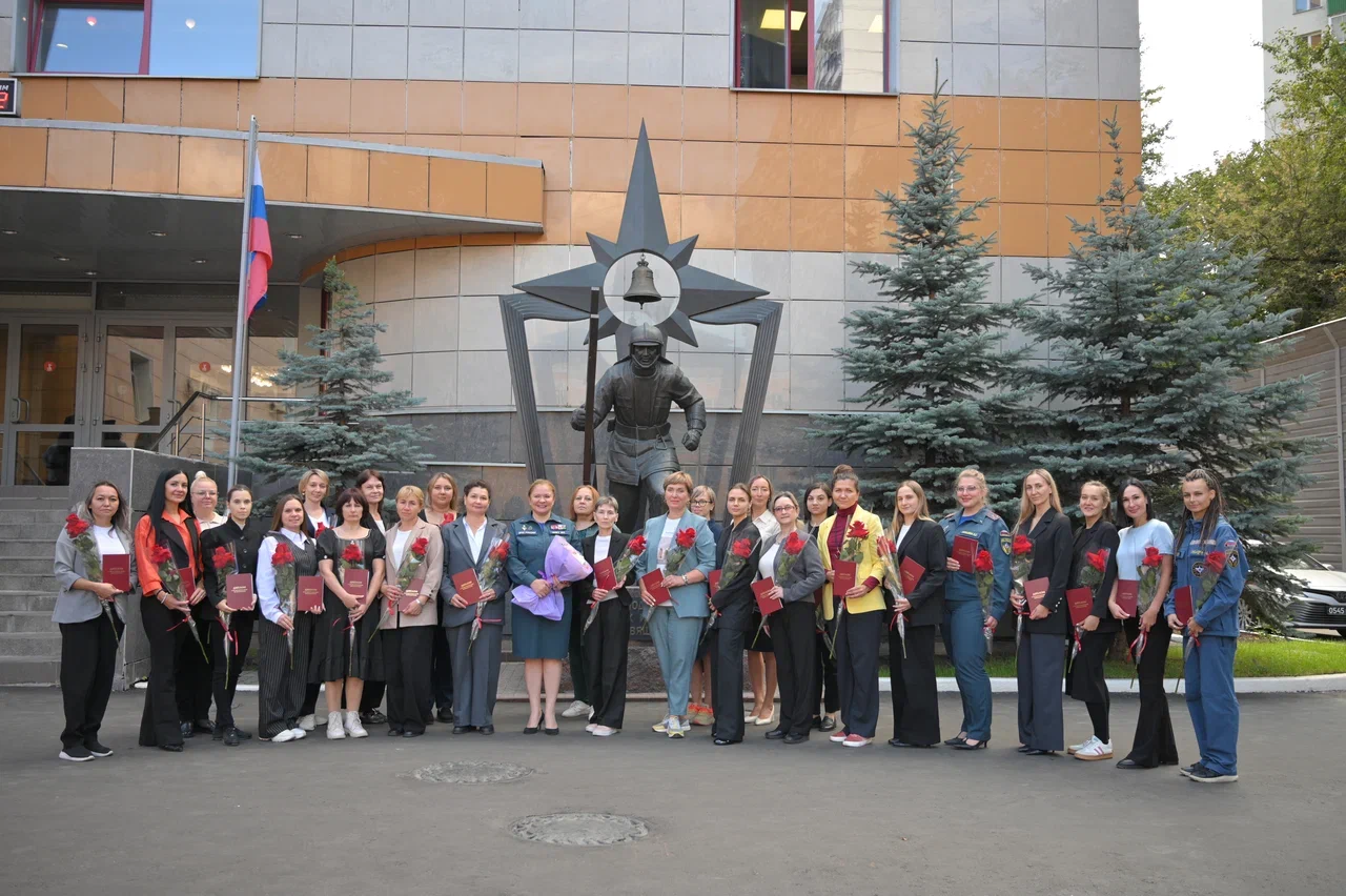 Юлия Шойгу вручила дипломы выпускникам программы профессиональной переподготовки для психологов