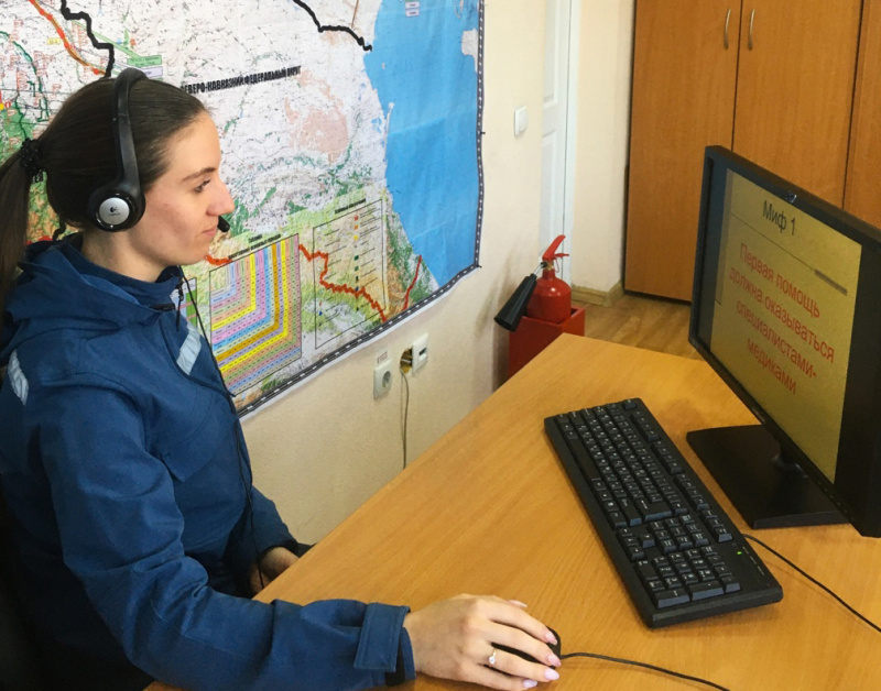 Специалисты Крымского филиала обучают добровольцев оказанию первой помощи и психологической поддержке