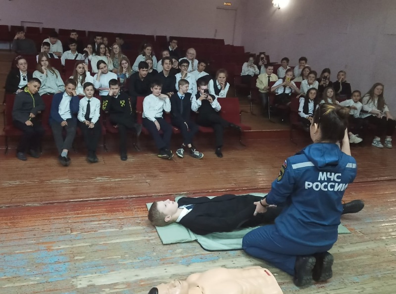 Специалисты Северо-Кавказского филиала провели мастер-классы по первой помощи с учащимися старших классов общеобразовательной школы г. Кисловодска.