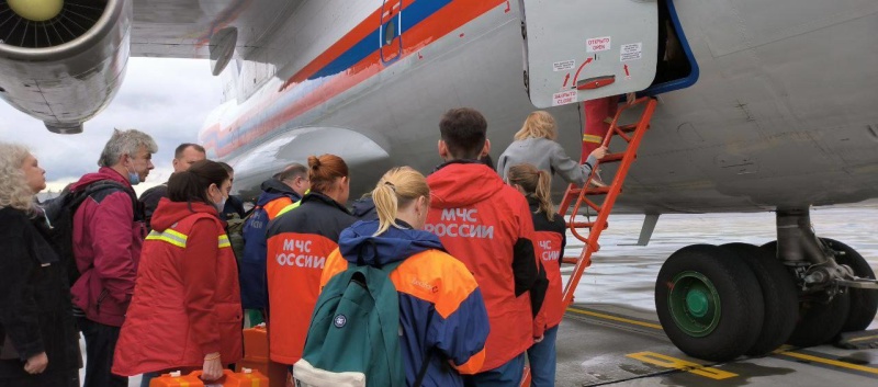 Психологи МЧС России работают на месте трагедии в Ижевске