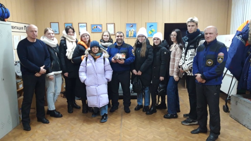 Спасатели Сибирского регионального поисково - спасательного отряда рассказали о своей деятельности студентам добровольческого отряда «Сибирь»
