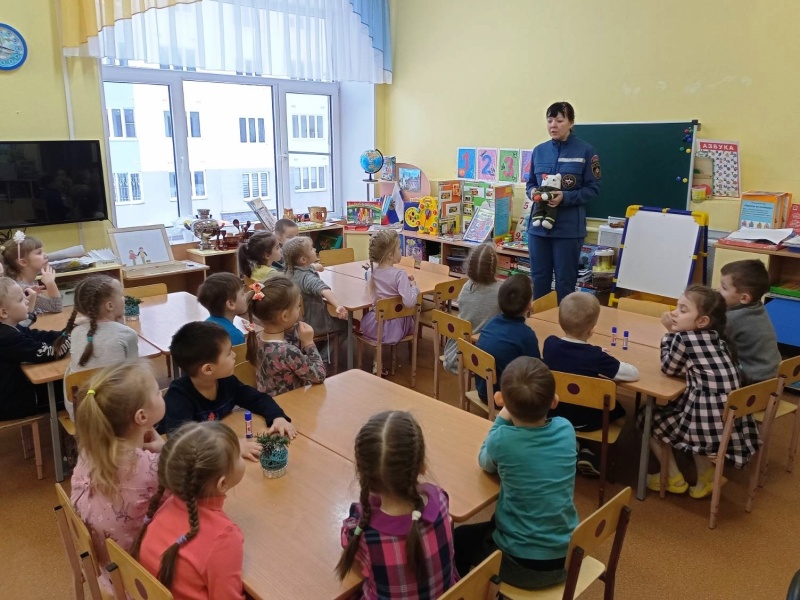 Психолог Приволжского филиала Центра экстренной психологической помощи провел занятия с детьми старшего дошкольного возраста