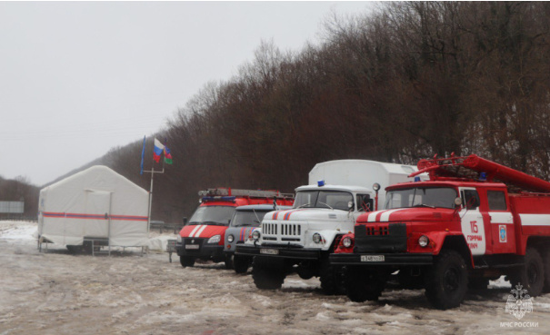 Более 200 спасателей обеспечивают безопасность жителей Краснодарского края в условиях непогоды