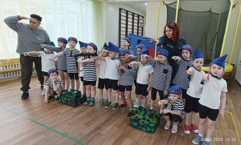 Специалист сибирского филиала рассказала детям о работе спасателей