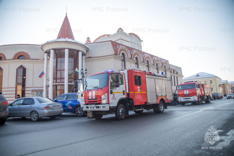 В Кирове прошли крупные пожарно-тактические учения на объекте с массовым пребыванием людей