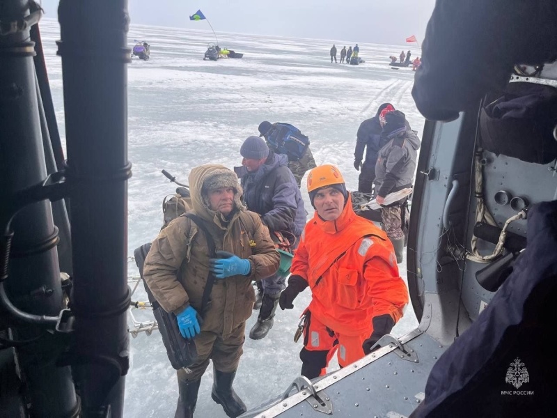 Спасательная операция по спасению рыбаков в Сахалинской области успешно завершена