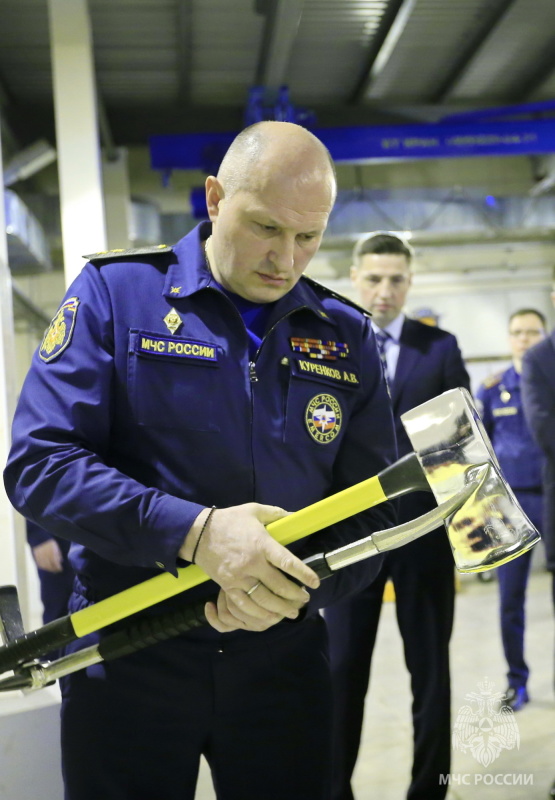 Александр Куренков оценил образцы пожарной продукции российских производителей