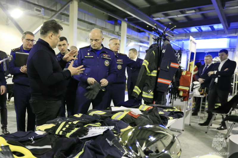 Александр Куренков оценил образцы пожарной продукции российских производителей