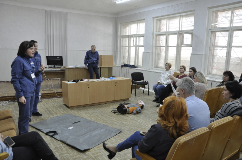 В Севастополе специалисты Крымского филиала  ФГБУ ЦЭПП МЧС России продолжают обучать взрослых  навыкам оказания первой помощи