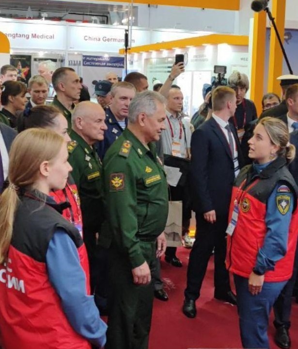 Центр экстренной психологической помощи МЧС России начал работу в рамках  Международного военно-технического форума «Армия-2023»