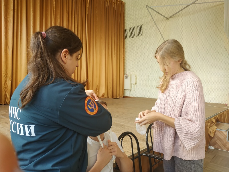 Психологи Южного филиала проводят мастер-классы по первой помощи для старшеклассников