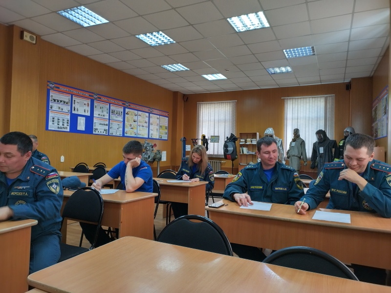 Сибирские психологи провели мероприятия по психологической профилактике и коррекции для личного состава специализированной пожарно-спасательной части МЧС России