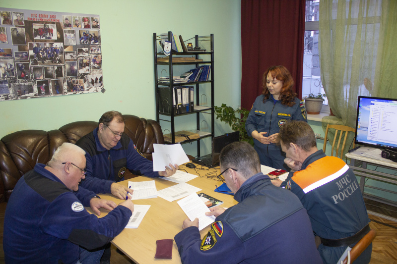 Психологи Сибирского филиала провели занятия по психологической подготовке для спасателей в г. Барнаул и г. Бердск
