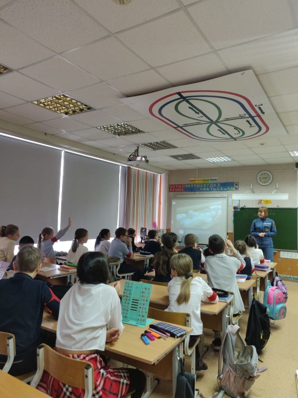 Уральские школьники познакомились с историей создания МЧС России