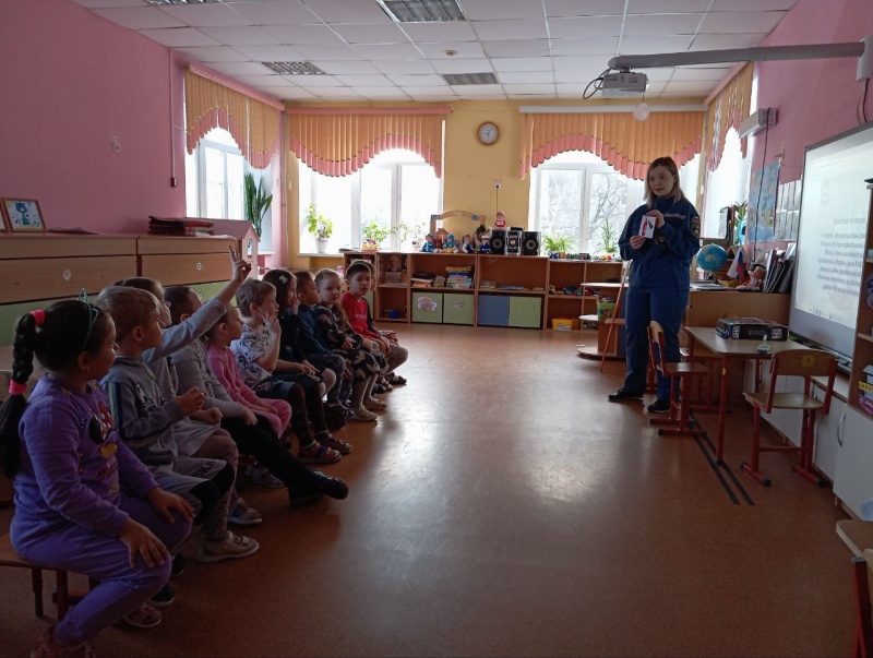 Школьники и дошкольники Нижнего Новгорода приняли участие в мероприятиях, посвященных Дню гражданской обороны