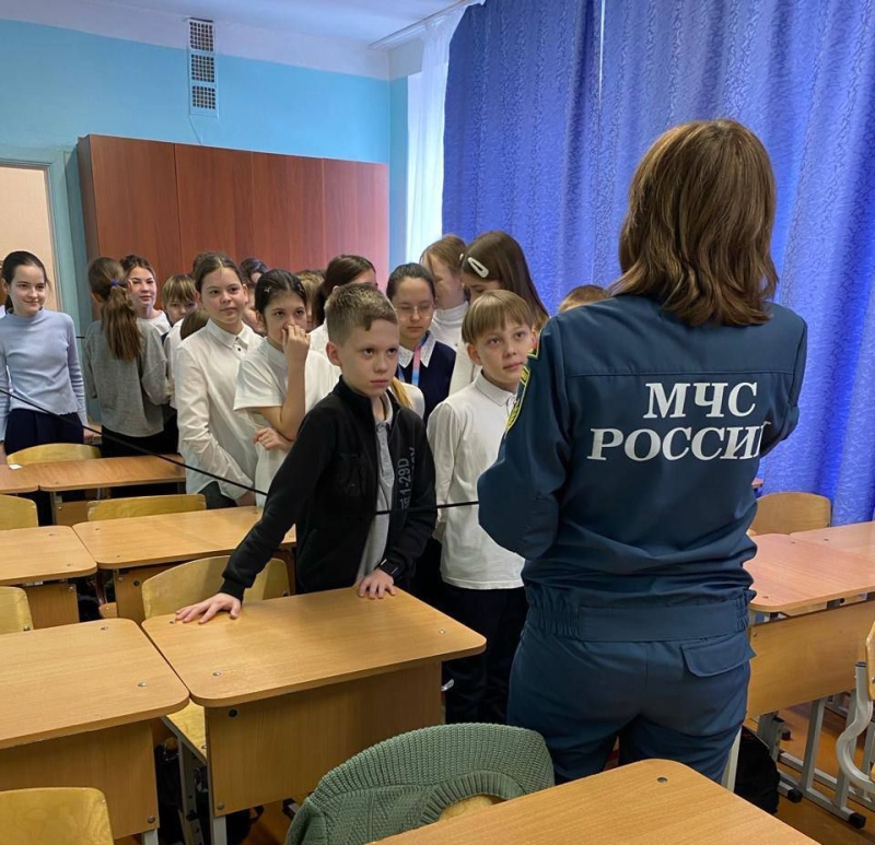 Кировские психологи МЧС провели «Уроки безопасности» для школьников