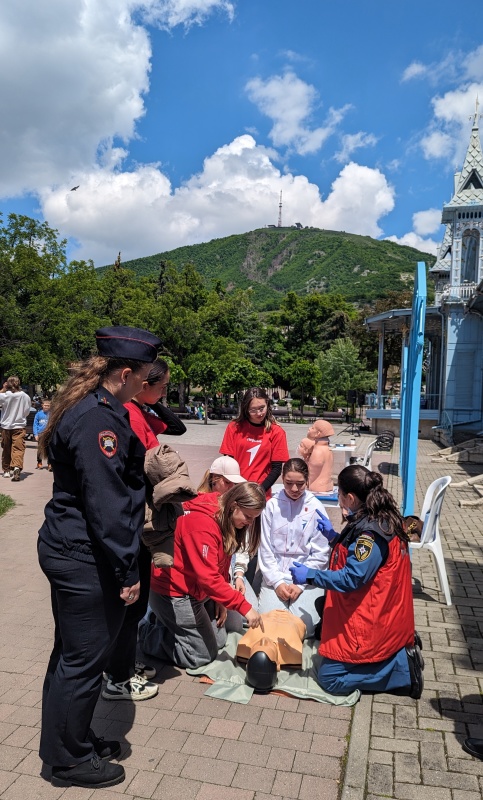 Специалисты Северо-Кавказского филиала провели мастер-классы по первой помощи в рамках фестиваля походного туризма