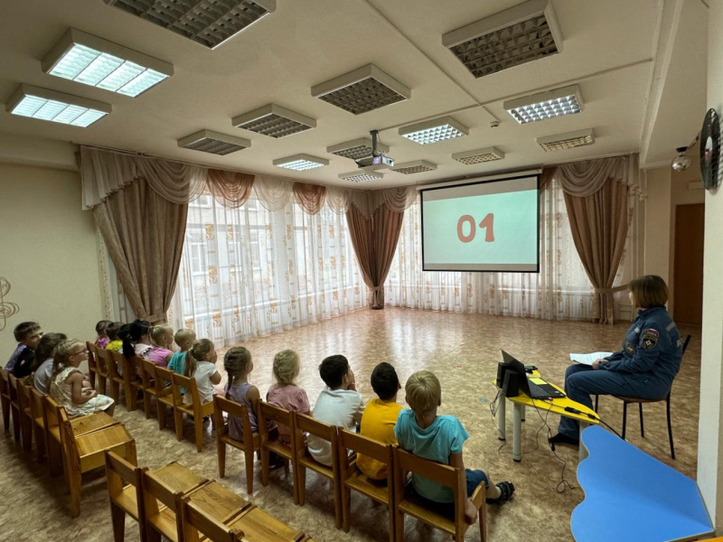 В детском саду Екатеринбурга ребята повторили правила пожарной безопасности