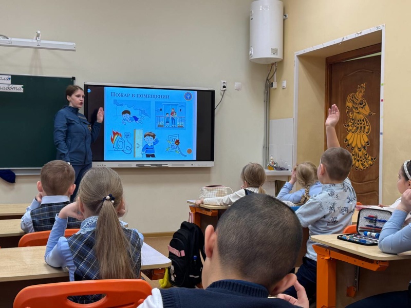 Нижегородские первоклассники повторили правила безопасного поведения при пожаре