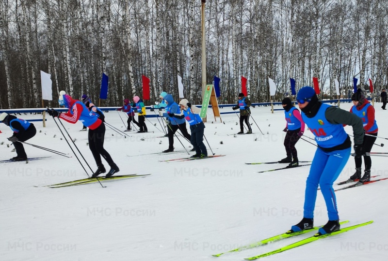 Психологи ГУ МЧС России по Оренбургской области приняли участие в соревнованиях по лыжным гонкам