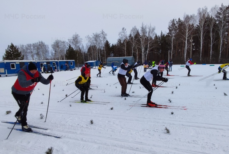 Психологи ГУ МЧС России по Оренбургской области приняли участие в соревнованиях по лыжным гонкам
