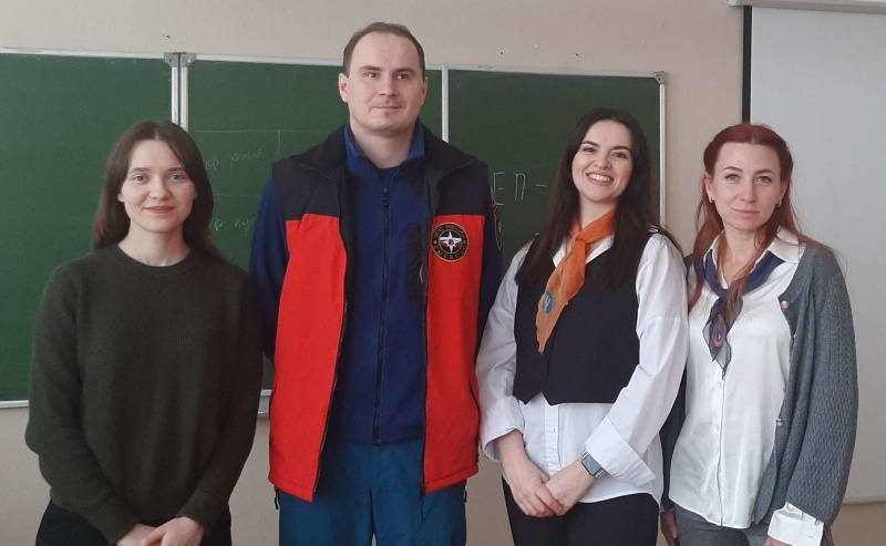 Члены добровольческого отряда Северо-Западного филиала рассказали пятиклассникам, как противостоять буллингу