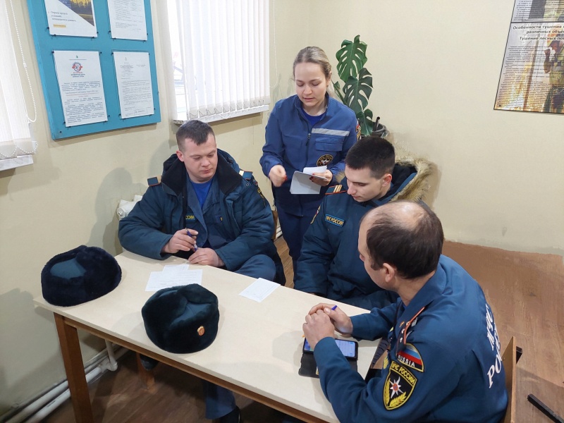 Психологи Крымского филиала провели занятия по психологической подготовке пожарных и спасателей