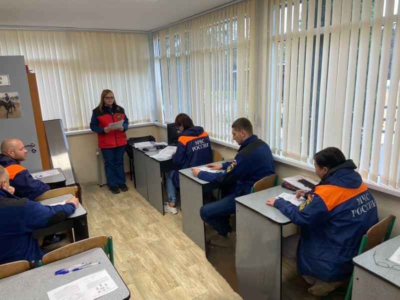 Психологи Крымского филиала провели занятия по психологической подготовке пожарных и спасателей