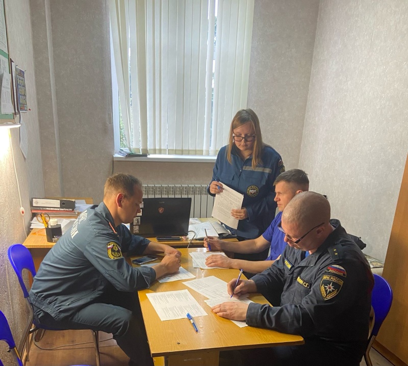 Психологи Крымского филиала провели занятия по психологической подготовке пожарных и спасателей