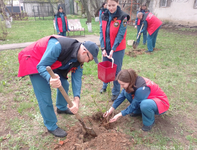 Специалисты Приволжского филиала приняли участие в акции «Сад Памяти»