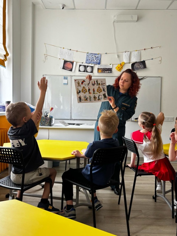 Психологи Сибирского филиала провели для детей занятия по культуре безопасного поведения, посвященные Дню пожарной охраны