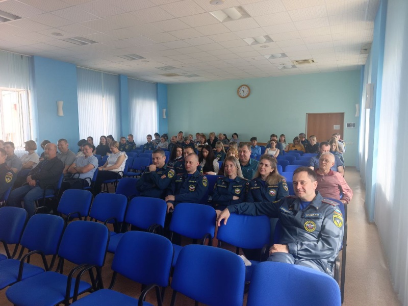 Специалисты Главного управления МЧС России по Саратовской области прошли общественно государственную подготовку