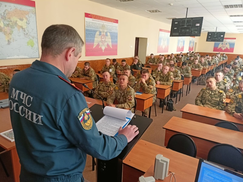 В Саратове психолог провел занятие для офицерского состава военного ордена Жукова Краснознаменного института войск национальной гвардии