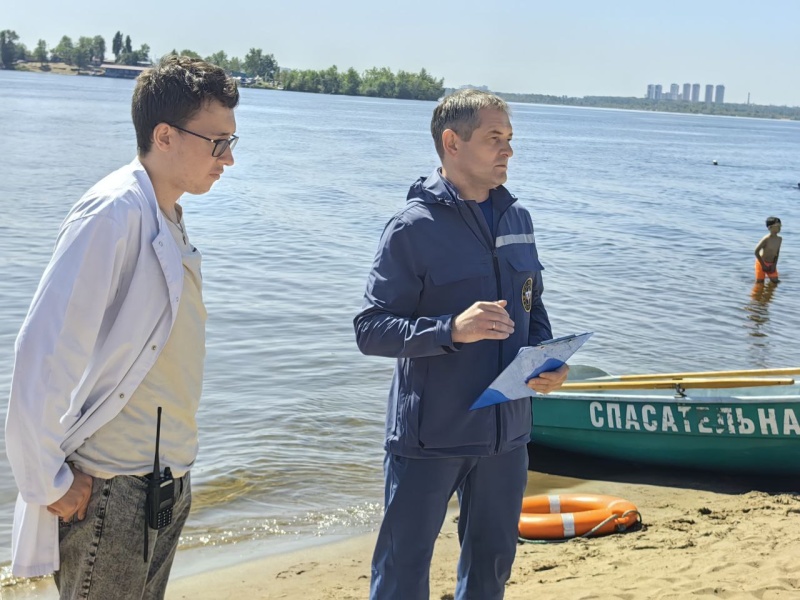 Саратовский психолог напомнил отдыхающим правила безопасности на городском пляже