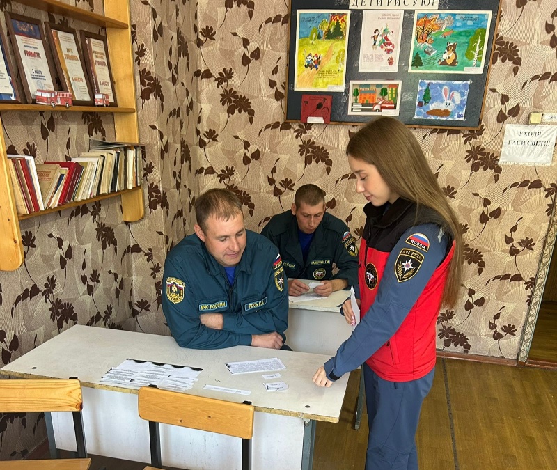 Психолог Сибирского филиала провела занятия по психологической подготовке для дежурных смен пожарных в п. Чунский.