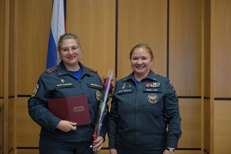 Юлия Шойгу вручила дипломы выпускникам программы профессиональной переподготовки для психологов