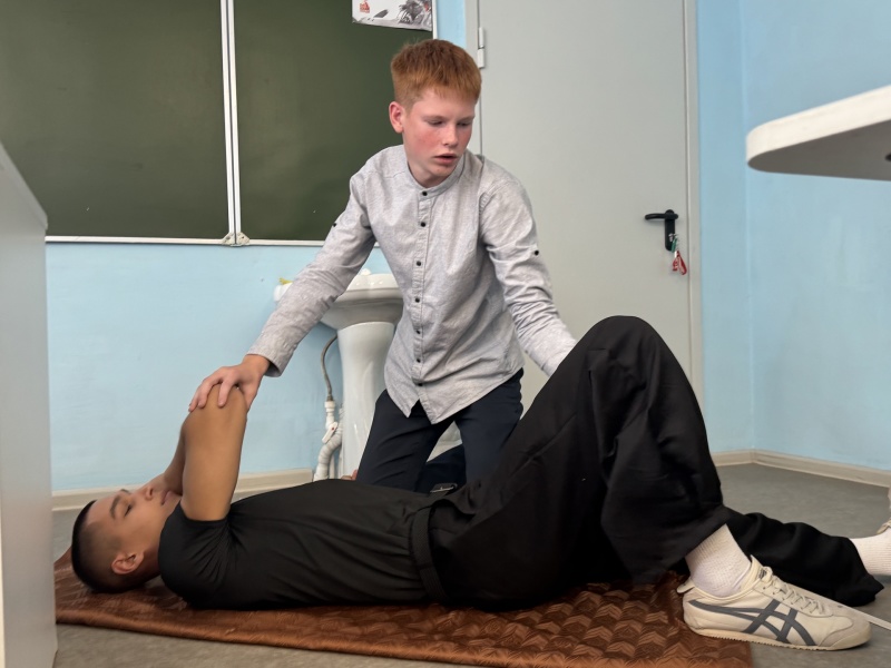 Практические навыки по спасению жизни отработали школьники  села Кумак