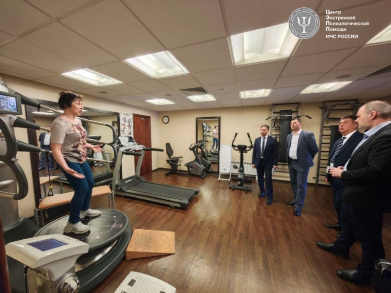 Центр экстренной психологической помощи МЧС России посетила делегация экспертов МЧС Республики Узбекистан