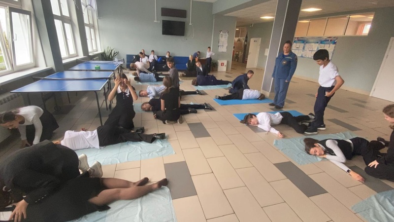 Специалисты Дальневосточного филиала ЦЭПП МЧС России проводят занятия по оказанию первой помощи в образовательных учреждениях Хабаровска