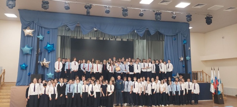 В Саратове специалисты МЧС России обучили подрастающее поколение навыкам, которые спасают жизни