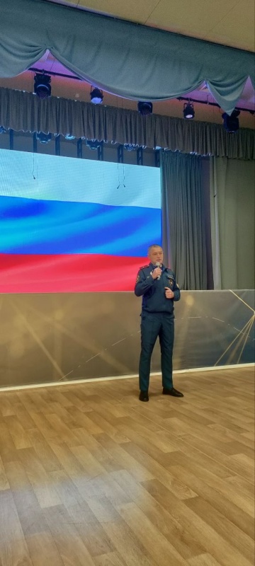 В Саратове специалисты МЧС России обучили подрастающее поколение навыкам, которые спасают жизни