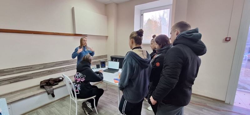 Психологи Главного управления МЧС России по Красноярскому краю совместно с представителями Российского Красного Креста   провели занятия по первой помощи и психологической поддержке в г. Красноярск