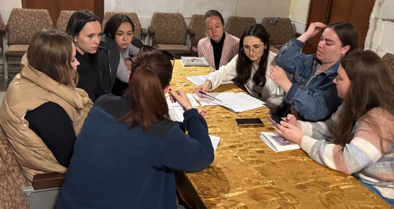 В Крымском филиале ФГБУ ЦЭПП МЧС России отработали навыки оказания экстренной психологической помощи при чрезвычайной ситуации, связанной с землетрясением