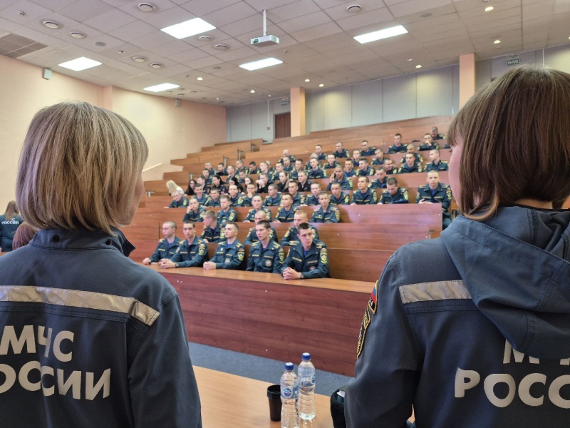 Уральские психологи рассказали курсантам УрИ ГПС  МЧС России о приемах конструктивного общения с пострадавшими