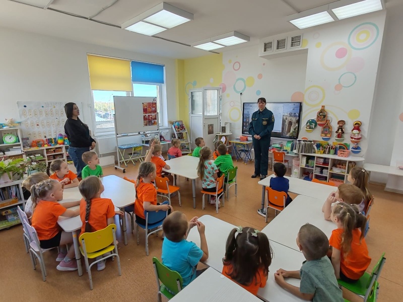 Специалисты Приволжского филиала ЦЭПП МЧС России напомнили нижегородским дошкольникам правила поведения при пожаре