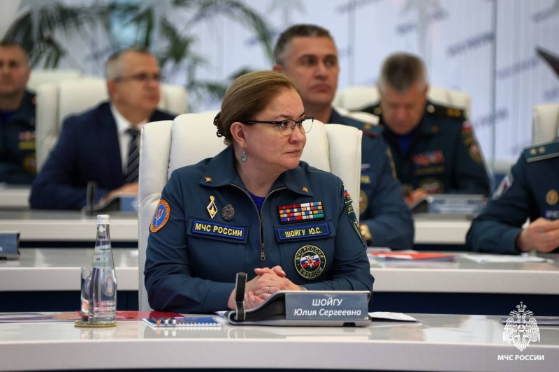 На Общественном совете при МЧС России директор ЦЭПП МЧС России Юлия Шойгу представила работу по популяризации первой помощи и психологической поддержки среди населения