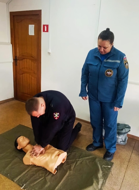 Дальневосточным психологом проведен мастер-класс по оказанию первой помощи в учреждении УМВД России по Хабаровскому краю