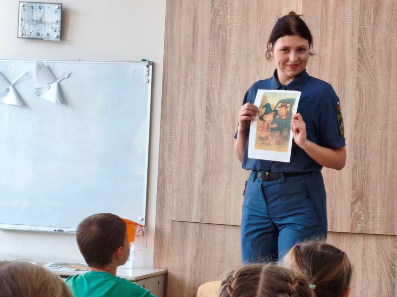 Специалисты психологической службы МЧС России провели занятие по безопасному поведению с незнакомцами для дошкольников