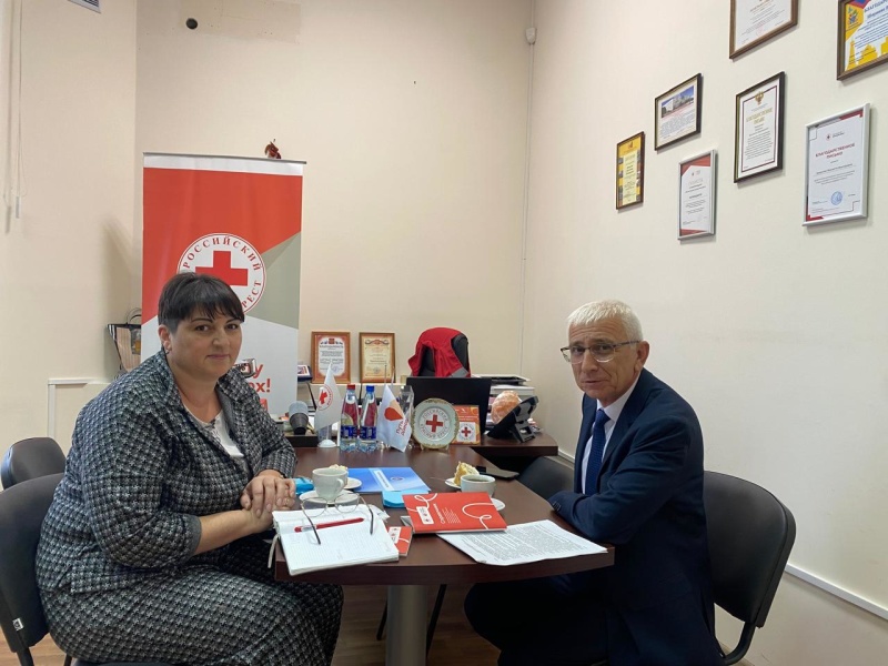 В Ставропольском крае состоялась встреча руководителей Северо-Кавказского филиала Центра экстренной психологической помощи МЧС России и регионального отделения Красного креста