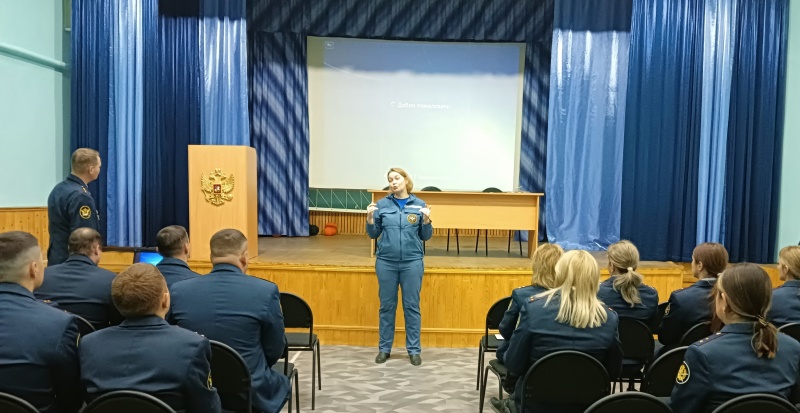 В Перми психолог МЧС России рассказала личному составу исправительной колонии о роли эмоций в жизни человека